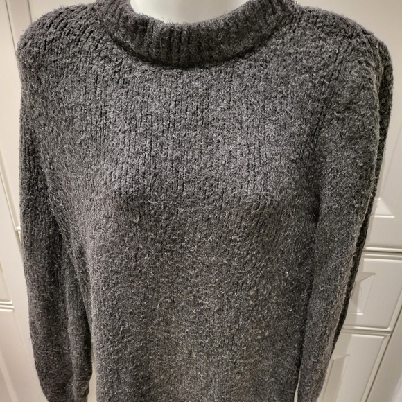 Sweater - Picture 1 of 3
